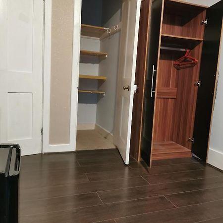 Neat Double Room London Exterior photo