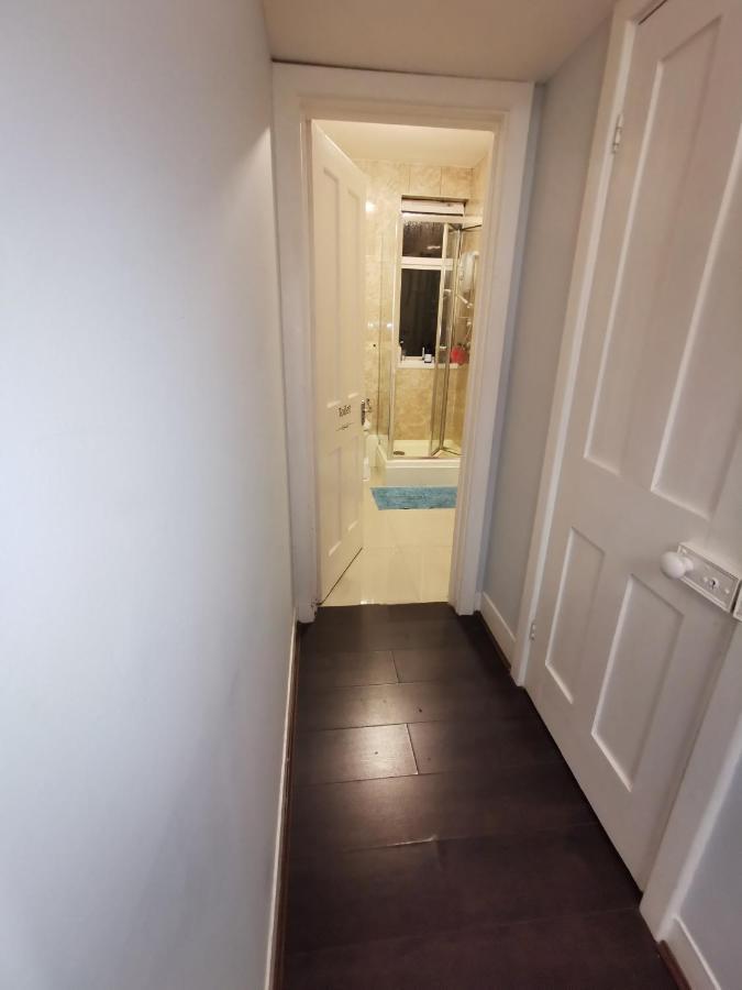 Neat Double Room London Exterior photo